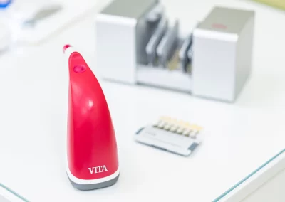 dantu protezavimas - skaitmeninis dantų nustatymo raktas VITA Easyshade